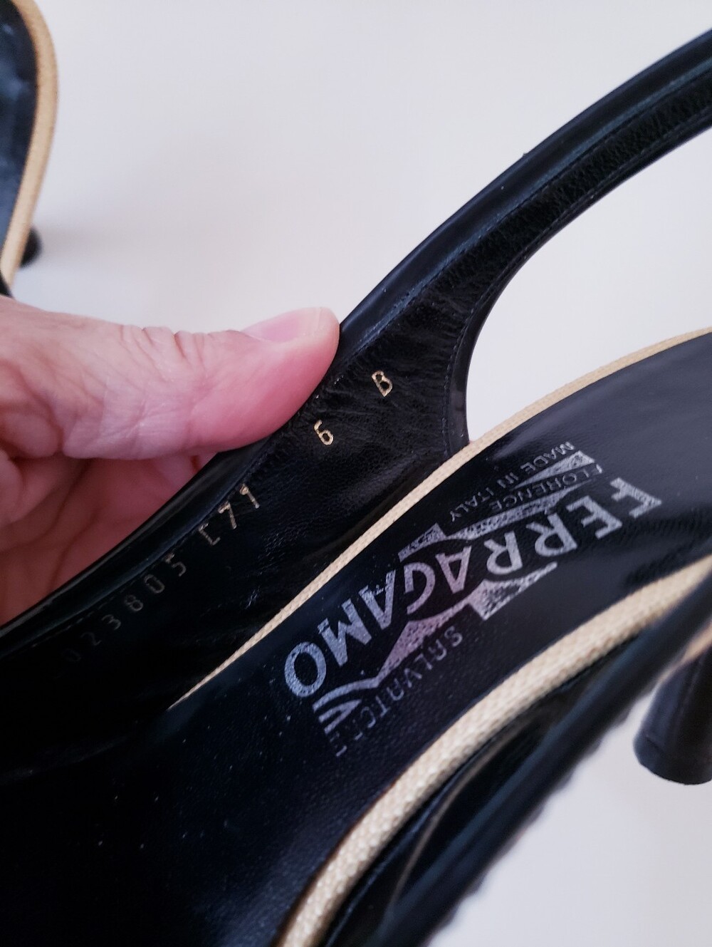 Vintage Salvatore Ferragamo light Tan And Black Slingback Peep-toe Heels - Picture 16 of 16
